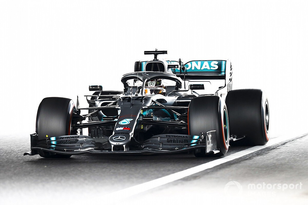 Hamilton: "Daha fazla lastiğe sahip olmamız daha iyi olabilir"
