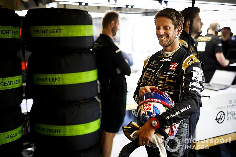A Haas kínjában nevetett Grosjean legbizarrabb balesetén - videó