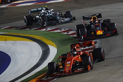 Феттель объяснил усиление Ferrari в Сингапуре