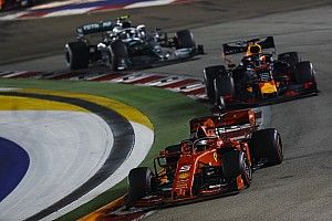 Феттель объяснил усиление Ferrari в Сингапуре