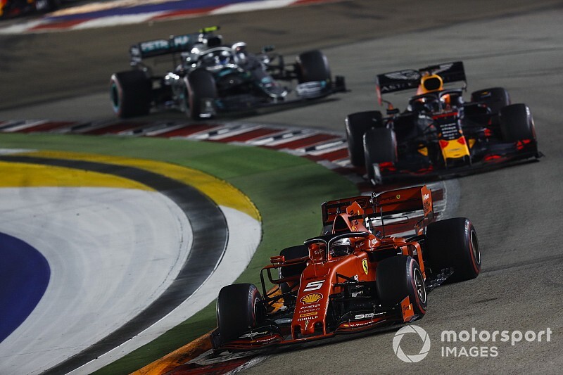 Феттель объяснил усиление Ferrari в Сингапуре