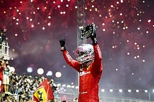 Феттель выиграл в Сингапуре благодаря тактике, Ferrari завоевала дубль