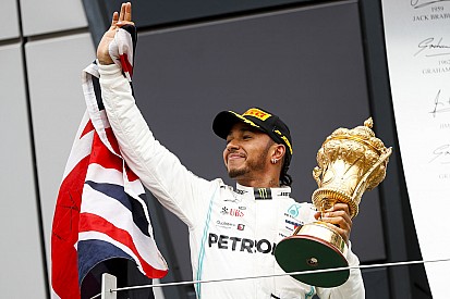 Hamilton vira "Rei de Silverstone" e supera marca de Schumacher