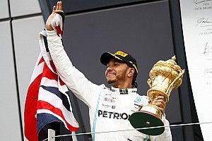 Hamilton vira "Rei de Silverstone" e supera marca de Schumacher