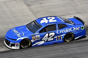 Chip Ganassi Racing demite Kyle Larson após uso de palavra racista em corrida virtual