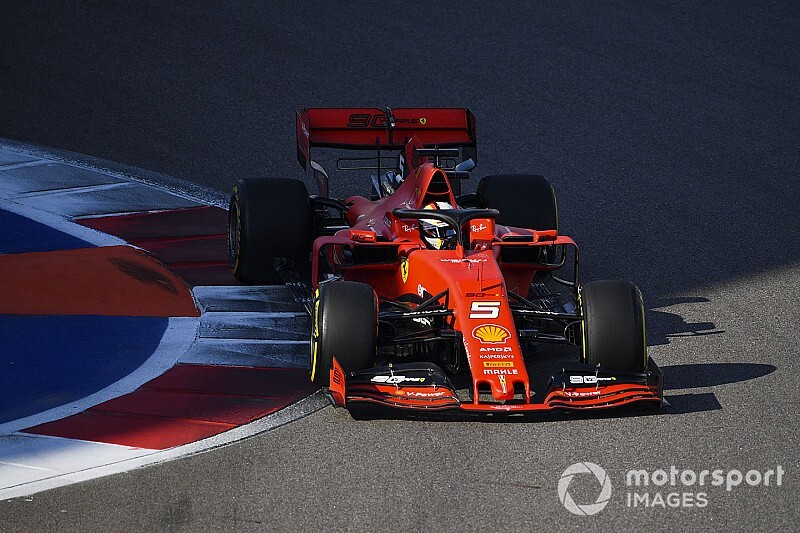 A Ferrari nem akarta veszélybe sodorni Vettelt: elment a szigetelés a Ferrariban