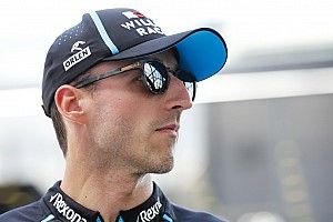 40 ezer lengyel rajongó a Hungaroringen: videón Kubica éltetése