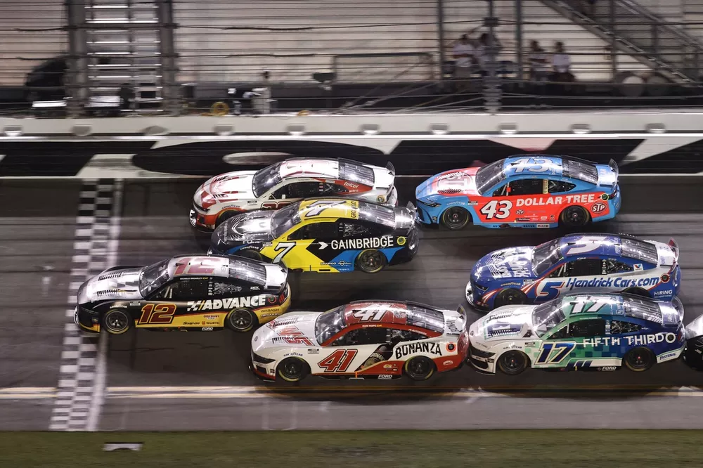 El cerrad&iacute;simo final de NASCAR en Daytona