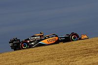 В McLaren объяснили слабые выступления в 2022 году 18-дюймовыми шинами