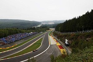 Start of Belgian F1 GP qualifying delayed due to barrier repairs