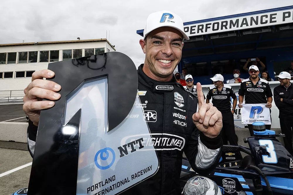 NTT P1 award winner Scott McLaughlin, Team Penske Chevrolet, pole, 