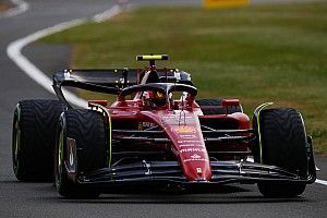 F1: Após chuva da manhã, Sainz lidera TL2 de pista seca em Silverstone com Hamilton em segundo