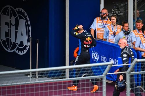 Por qu&eacute; Verstappen recibi&oacute; 'solo' 10 segundos ante el retiro de Norris