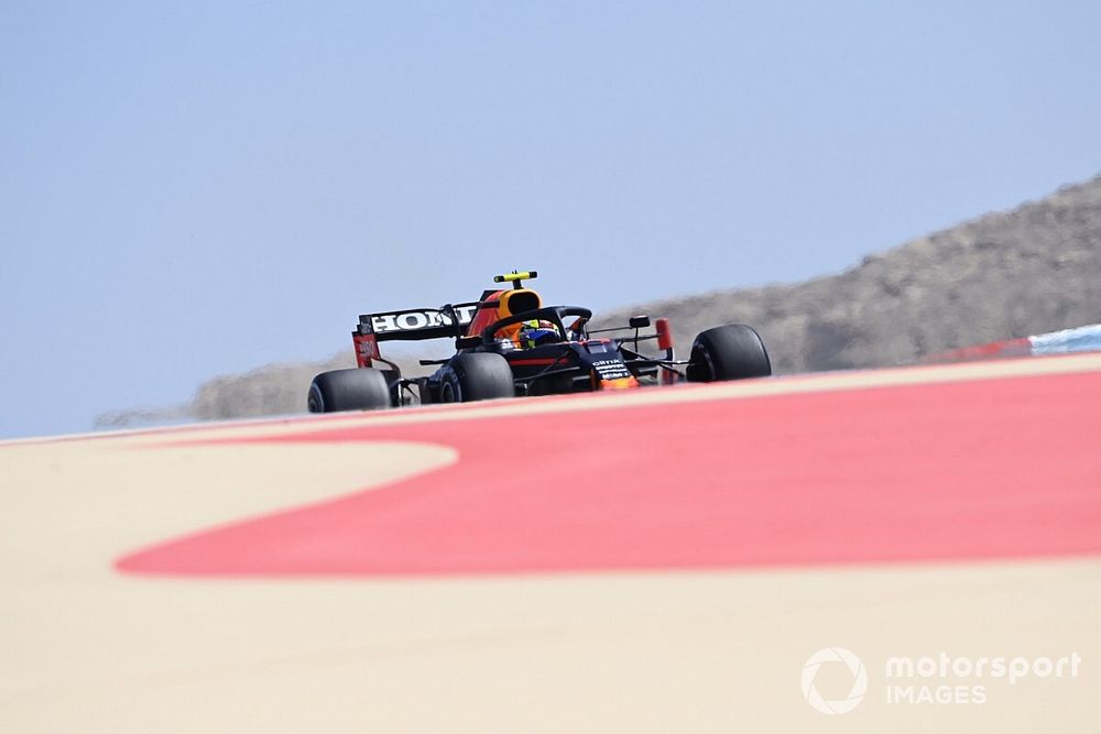 Perez quickest in morning of final F1 Bahrain test day