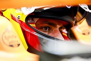 Sainz már idén vezethet egy 2018-as Ferrarit, Ricciardo és Vettel biztosan nem ülhet új autóba