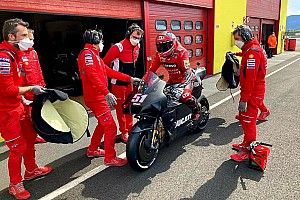 Ducati al lavoro al Mugello con Michele Pirro