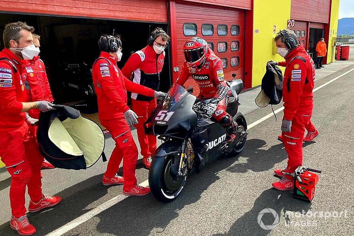 Ducati al lavoro al Mugello con Michele Pirro