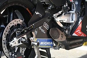 Ini Keunggulan Swingarm Karbon Aprilia RS-GP 2021