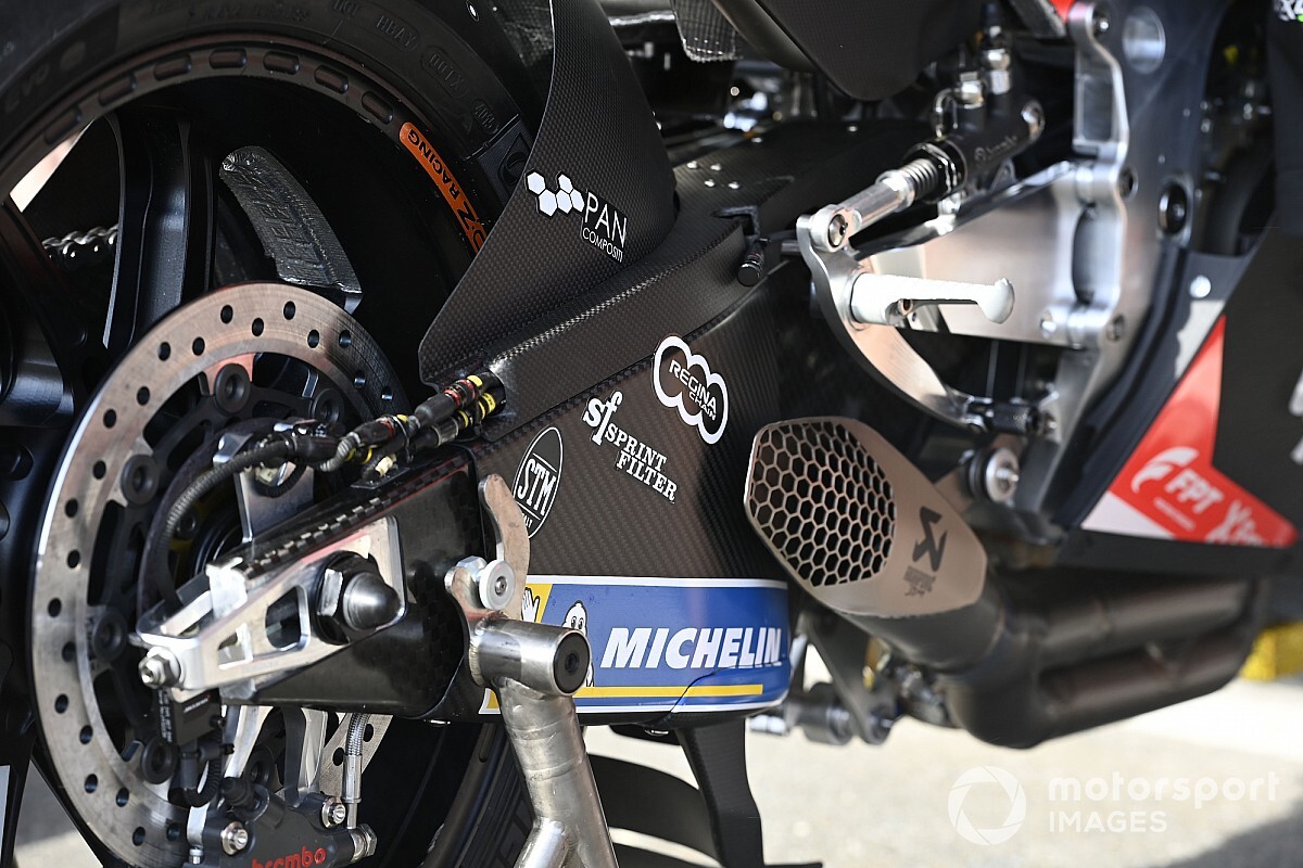 Ini Keunggulan Swingarm Karbon Aprilia RS-GP 2021