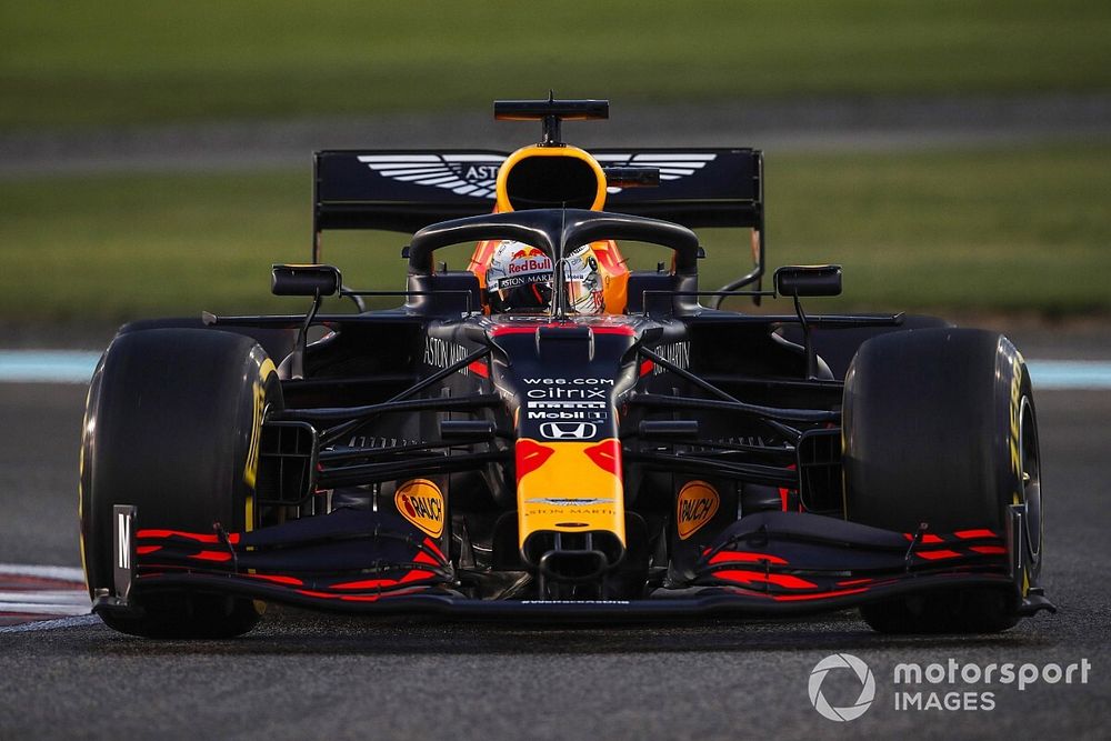 Horner: "Nel 2021 dobbiamo essere competitivi su ogni pista"