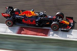 Verstappen blij met Perez: "Met twee auto's vechten tegen Mercedes"