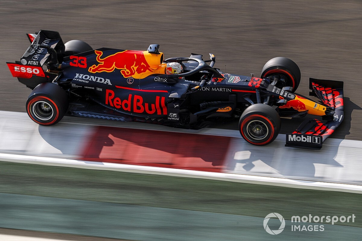 Verstappen blij met Perez: "Met twee auto's vechten tegen Mercedes"