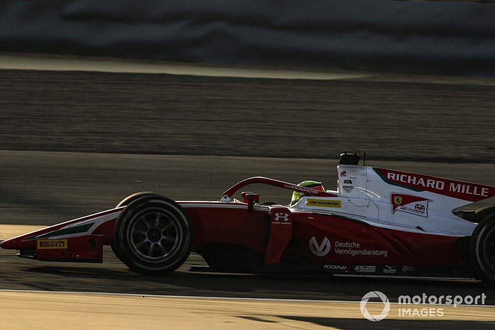 Schumacher kroont zich tot F2-kampioen, Daruvala wint slotrace