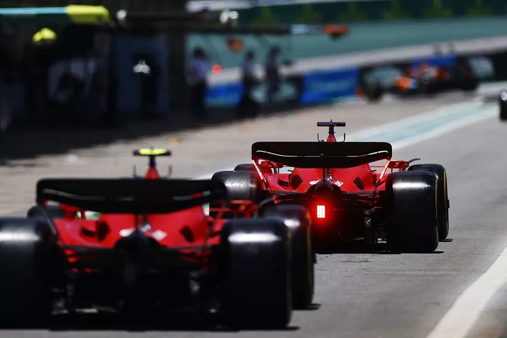 Charles Leclerc, Ferrari SF-23, Carlos Sainz, Ferrari SF-23