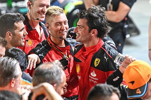 Sainz revela una reuni&oacute;n clave con sus ingenieros en verano