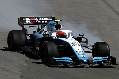 Russell szerint pozitív időmérő volt, Kubica szenvedett – 7 tized volt kettejük között…
