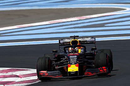 Hamilton naar stewards na hinderen Verstappen in tweede training