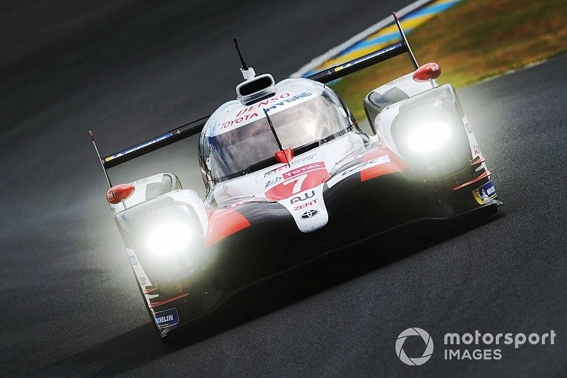 Toyota imperturbable, Maldonado se crashe