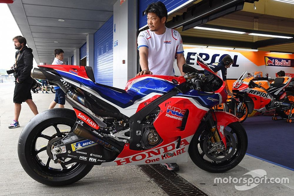 Márquez: "La moto del chasis de carbono es muy distinta"