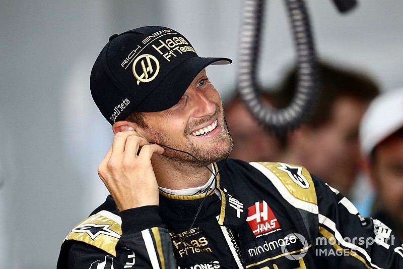 Hamilton nagyon nagy tiszteletet váltott ki az F1-es társai körében: vezér?