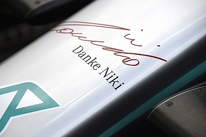 Mercedes exibirá homenagem a Lauda em carro para GP de Mônaco