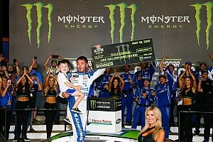 Kyle Larson fends off Harvick to win wild All-Star Race at Charlotte