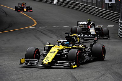 Ricciardo baalt van strategische fouten bij Renault in Monaco