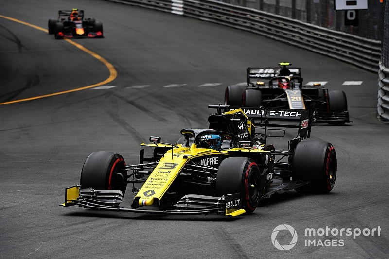 Ricciardo baalt van strategische fouten bij Renault in Monaco