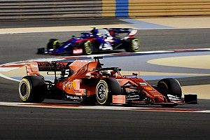 Ferrari manda en la segunda práctica con Vettel al frente