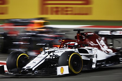 Raikkonen: Cuma günü uzun sürüş yapamamak takıma yardım etmedi
