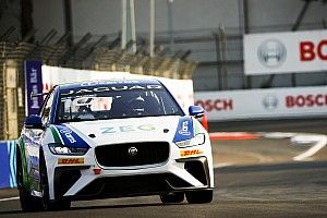Jimenez sobe no pódio no Jaguar I-PACE eTrophy; Cacá é 4º