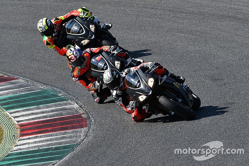 Fotogallery: i campioni dell'Aprilia in pista al Mugello con le nuove RSV4