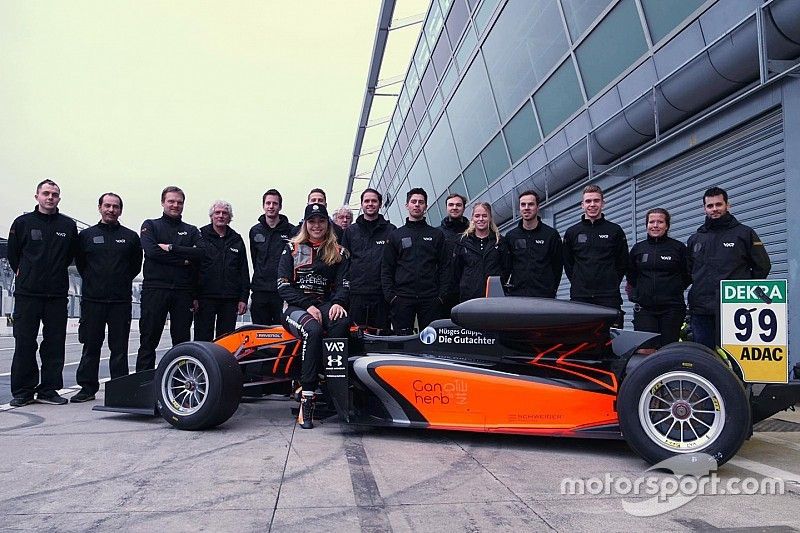 Sophia Floersch è tornata in pista a Monza a 4 mesi dal terribile incidente di Macao