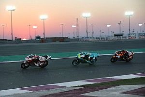 Moto3 in Katar: Kaito Toba gewinnt, Romano Fenati leistet sich Schnitzer