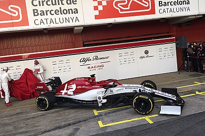 Alfa Romeo muestra sus colores en Barcelona