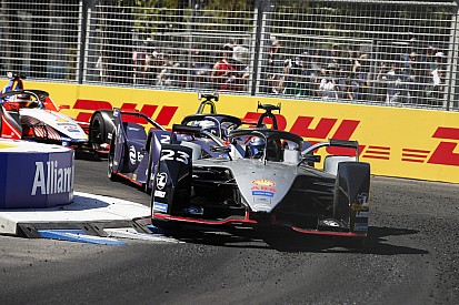 Buemi culpa software por acidente em Santiago