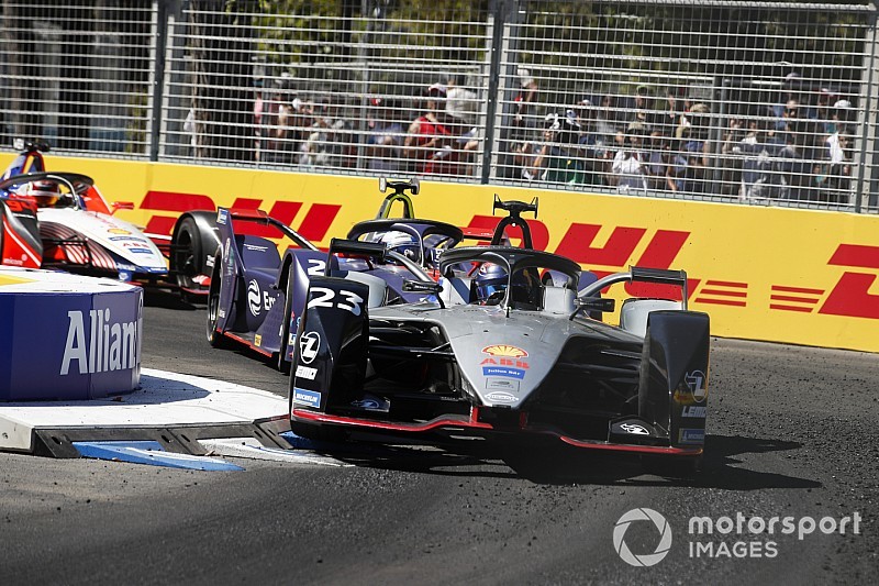 Buemi culpa software por acidente em Santiago