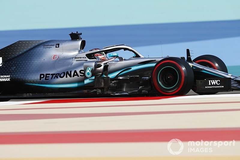 In Bahrain vince Hamilton, ma Leclerc terzo paga il cedimento Ferrari
