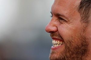 Vettel: "Visszatekintve, Monzában gázt kellett volna adnom, hogy kiüssem Hamiltont is"