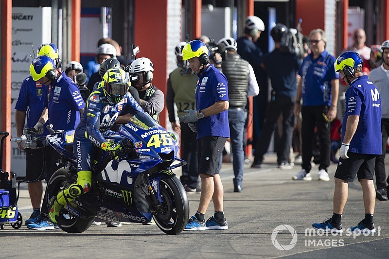 Rossi: “Es importante que los jefes de Yamaha vean cómo va la moto”